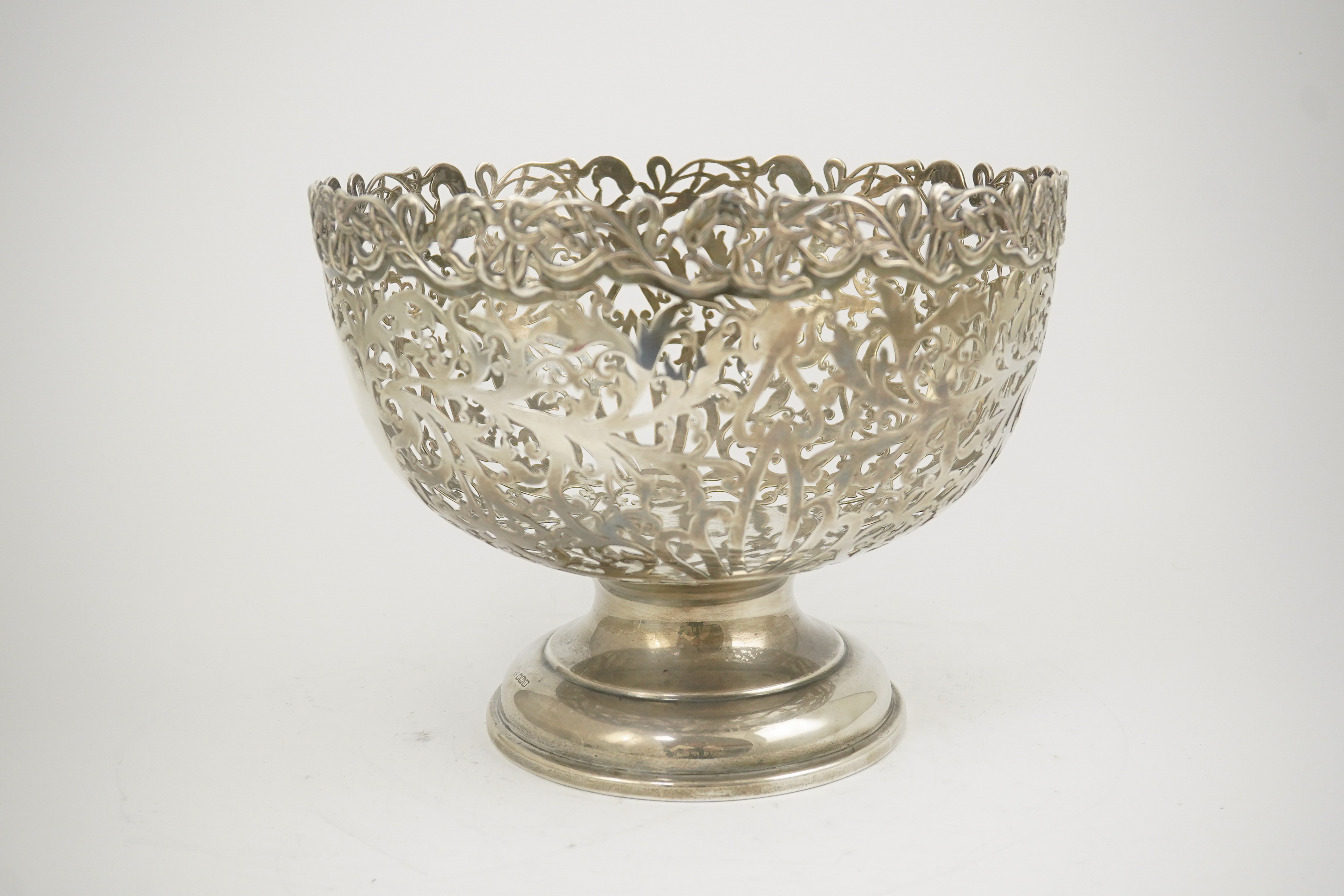 A large Edwardian pierced silver circular bowl, by James Deakin & Sons Ltd